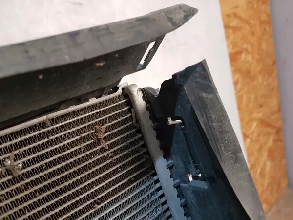 Conjunto de radiadores Audi E-Tron 50 55 8W0959455T image 9