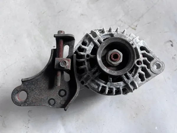 KIA SPORTAGE 3 III I30 I40 IX35 1.6 GDI Vaihtovirtageneraattori 110A image 3