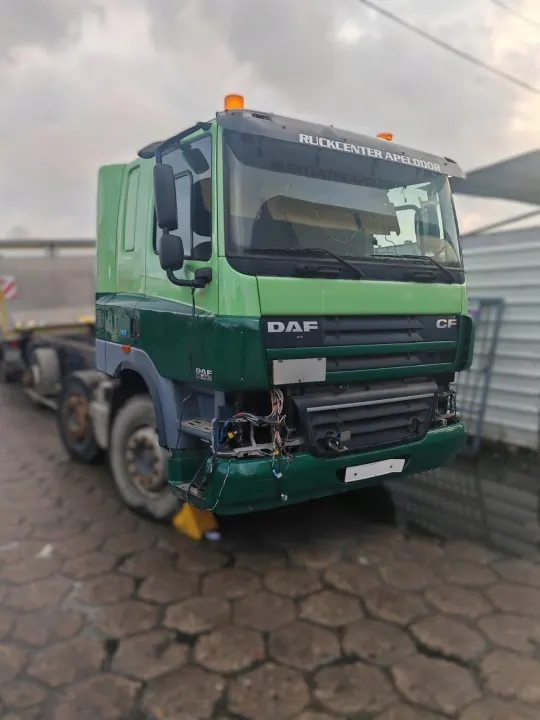 Cabina día + capó DAF CF 85 OEM FWEFAFA Usado image 2