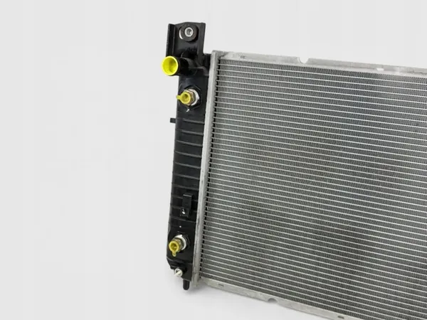 Vesijäähdytin OEM 11GM272A HUMMER H2 6.0/6.2 V8:lle image 3