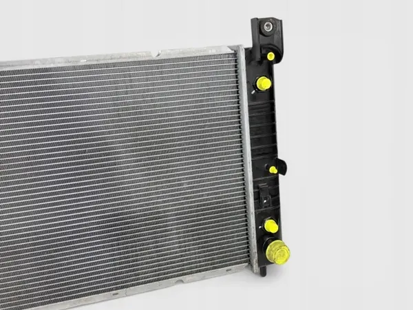 Vesijäähdytin OEM 11GM272A HUMMER H2 6.0/6.2 V8:lle image 4