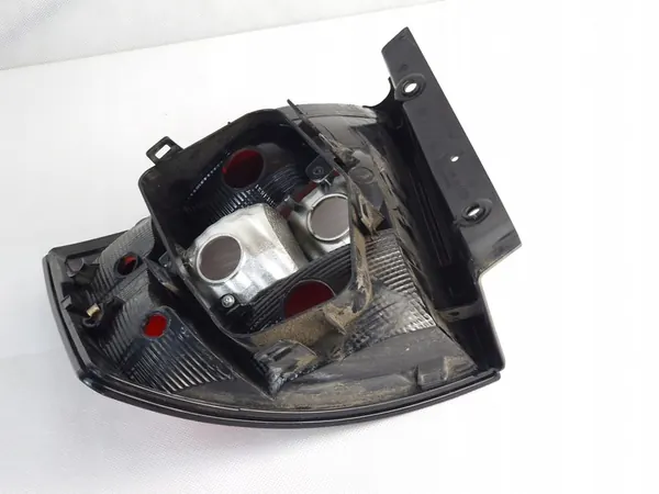 Luz trasera izquierda Skoda Fabia 3 Hatchback image 10