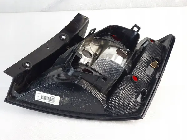 Luz trasera izquierda Skoda Fabia 3 Hatchback image 7