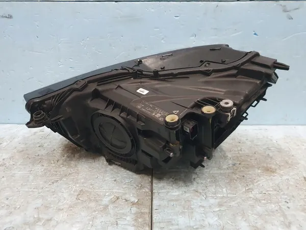 Audi OE 83A941012 Faro Delantero Derecho image 3