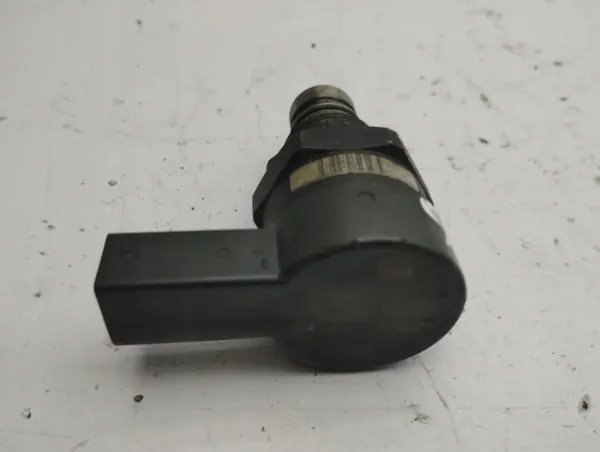 Mercedes-Benz Bränsletrycksregulator OEM A6110780449 image 3