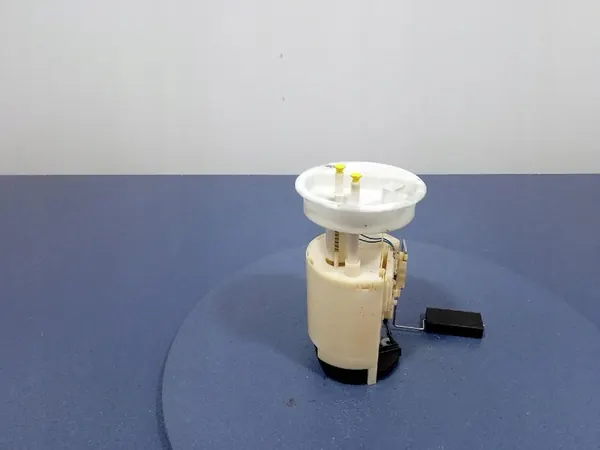 VW NEW BEETLE I 1.9 TDI Kraftstoffpumpe 1J0919183C image 2