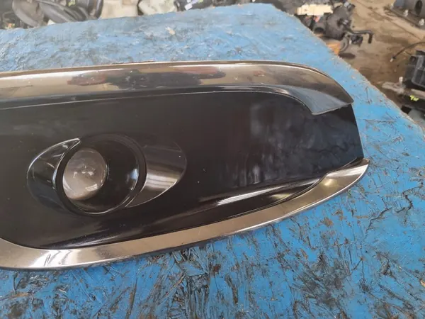 KIA CEED II LIFT 15-17 Moldura de Farol Direito Dianteiro OEM image 3