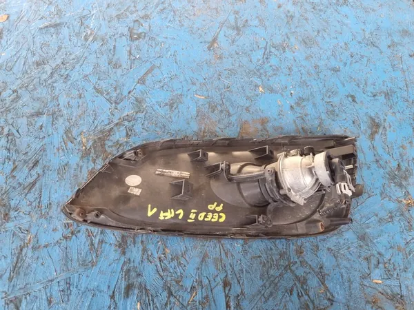 KIA CEED II LIFT 15-17 Moldura de Farol Direito Dianteiro OEM image 5