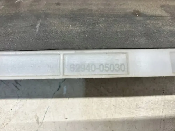 Grille de ventilation OYT25617 pour garde-boue arrière image 3