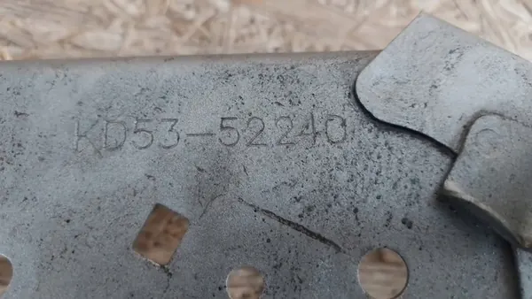 Mazda OE KD5352240 Suporte de para-lama dianteiro image 3