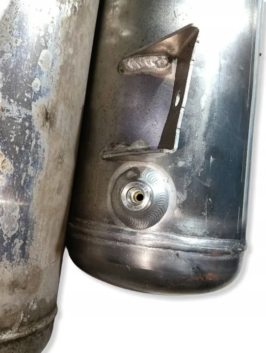 Porsche Cayenne Taka-Ilmajousitus Säiliö OEM 7L0616201A image 4