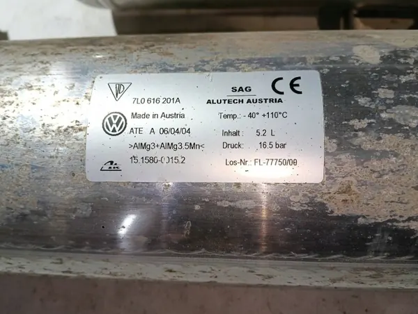 Porsche Cayenne Taka-Ilmajousitus Säiliö OEM 7L0616201A image 5