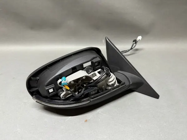 Maserati Ghibli oikea peili OEM 670145930 - Halkeillut image 2