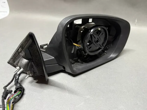 Maserati Ghibli oikea peili OEM 670145930 - Halkeillut image 9