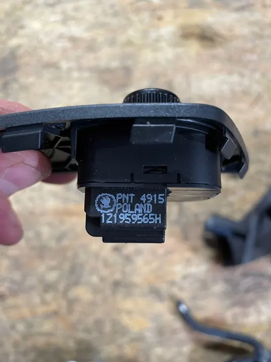 Interruptor de ajuste de espelhos Skoda Yeti image 2