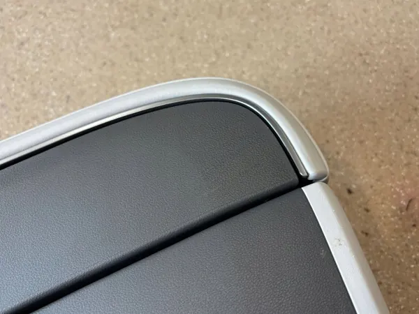 Hyundai Ioniq 5 console armsteun OEM LPV17674 image 10