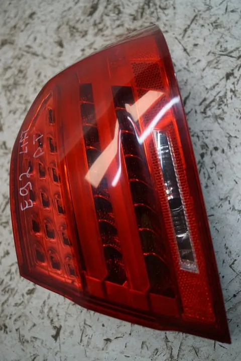BMW E92 Rechter Achterlamp - Gebruikt OE Onderdeel image 3