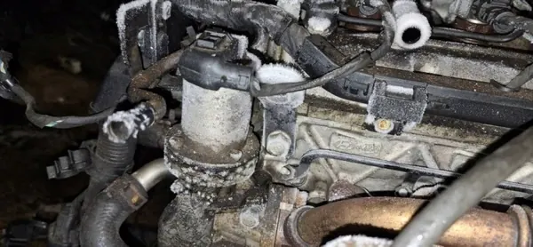 EGR-ventil Hyundai i30 OEM 2759489 - 2010 1.6L image 2