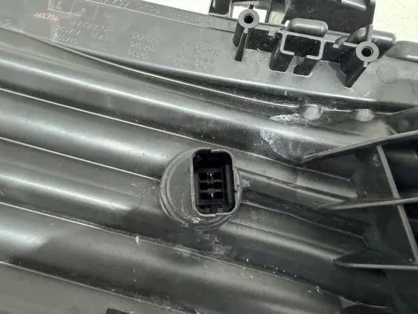 PEUGEOT 208 II LIFT 23-> FAROL HALÓGENO DIREITO LED DRL image 4