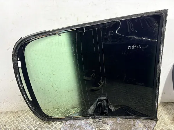 Vidro traseiro Tesla Model 3 OEM AMD231327 Usado image 2