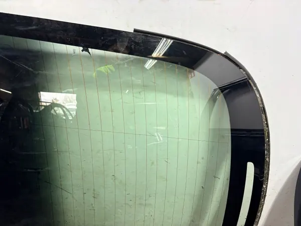 Vidro traseiro Tesla Model 3 OEM AMD231327 Usado image 9