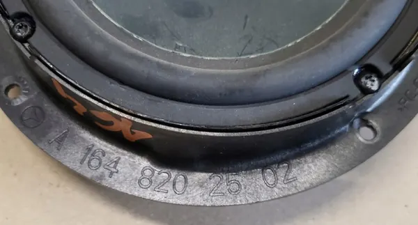 Altavoz puerta delantera OEM A1648202502 Mercedes image 3