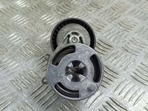 Växelströmsgeneratorremspännare OEM FOB47984 image 4