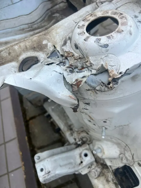 Kia Stonic 17- Rail Quartier Avant Gauche OEM image 3