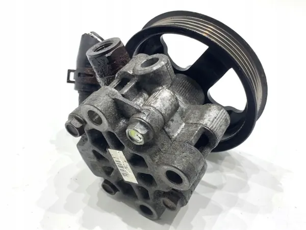 Pompe de direction assistée Toyota Avensis T25 2.0 116ch OEM LORK-264-17221 image 3