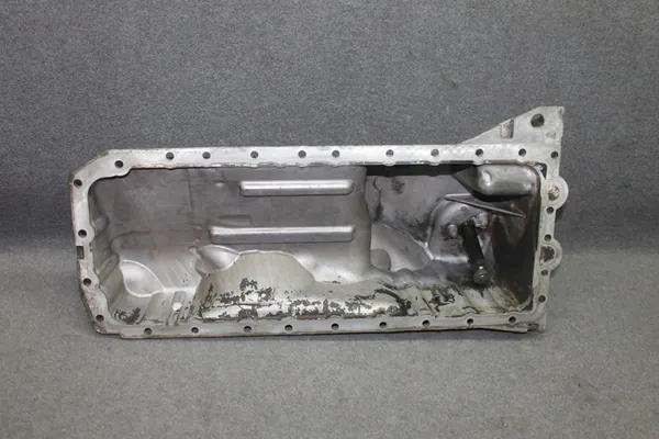 BMW E90 E91 E92 E93 E60 E61 Oljetank 7552414 image 5