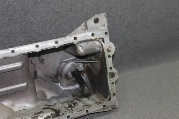 BMW E90 E91 E92 E93 E60 E61 Oljetank 7552414 image 7