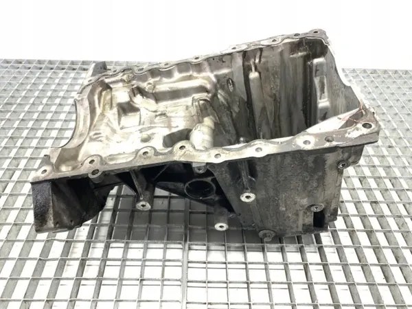 Öljypohja Jaguar F-Pace OEM G4D3-6706-CA 2.0L image 2