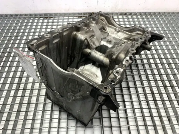 Öljypohja Jaguar F-Pace OEM G4D3-6706-CA 2.0L image 3