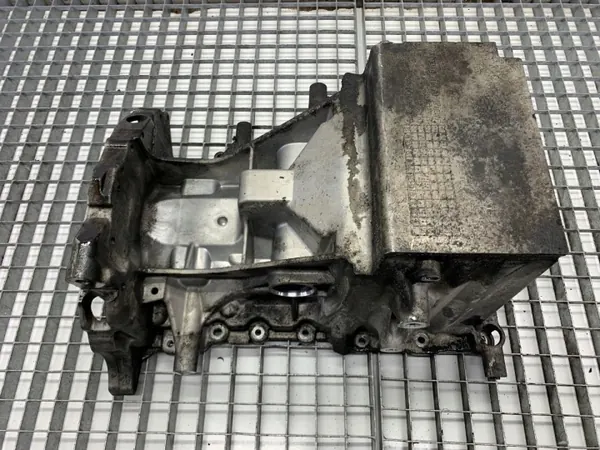Öljypohja Jaguar F-Pace OEM G4D3-6706-CA 2.0L image 5