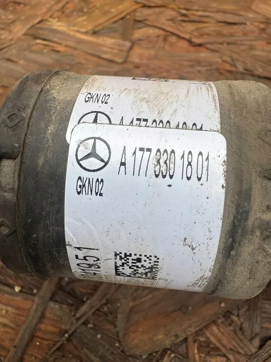 Eixo dianteiro esquerdo Mercedes Classe A W177 1.5 CDI image 4