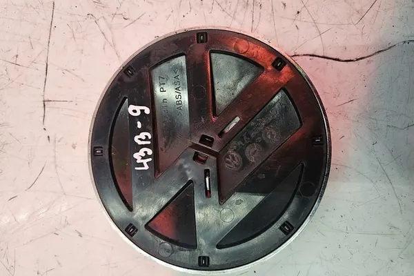 VW Touareg Emblem 7L6853630A image 4