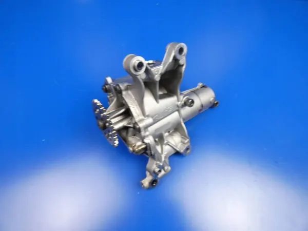 Pompe à huile OEM 16804704 pour Volvo V60 S60 XC60 S80 image 2