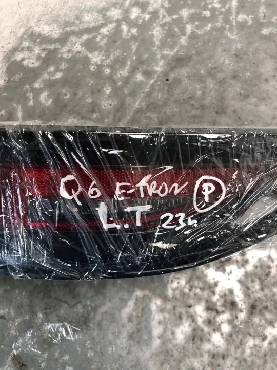 Mistlamp OEM 85H853555-BILI links achter Audi Q6 image 9