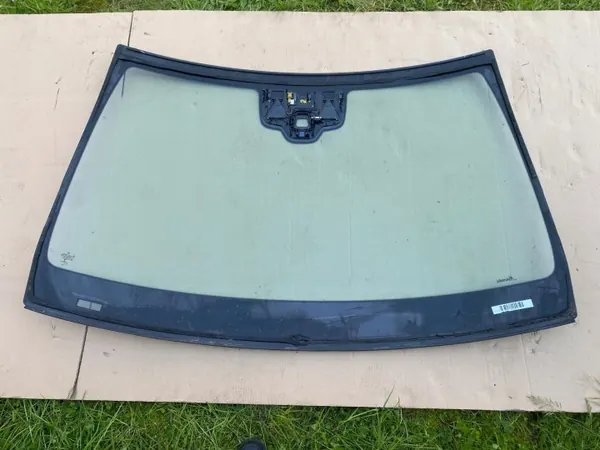 Mercedes 205 C-Klasse Frontscheibe OEM 2056706301 image 10