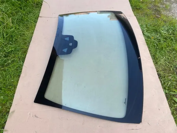 Mercedes 205 C-Klasse Frontscheibe OEM 2056706301 image 4