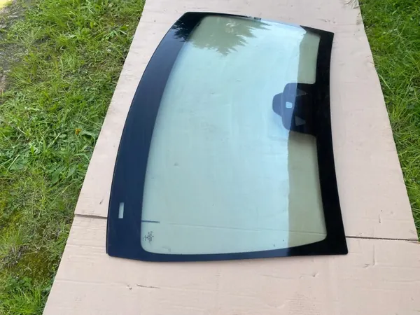 Mercedes 205 C-Klasse Frontscheibe OEM 2056706301 image 6