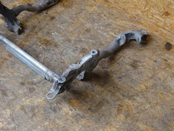 AUDI A4 B8 A5 8T Châssis Avant 8K0399315G image 3