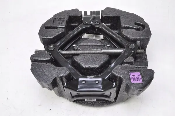 Kit cric Kia Ceed OEM 154798 - État utilisé image 2