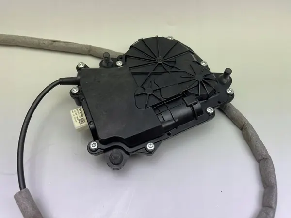 BMW 5 F10 F11 Tailgate Lock Actuator 4447850 image 4