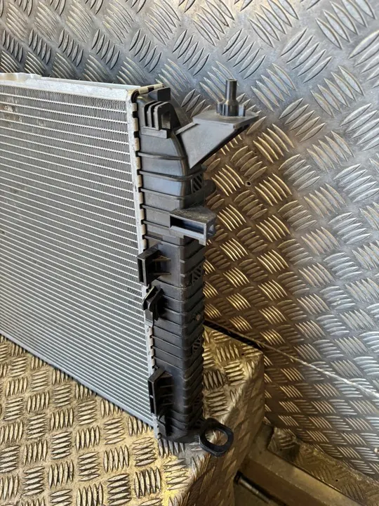 Radiador de agua AUDI Q5 8R0 8K0121251AN image 2