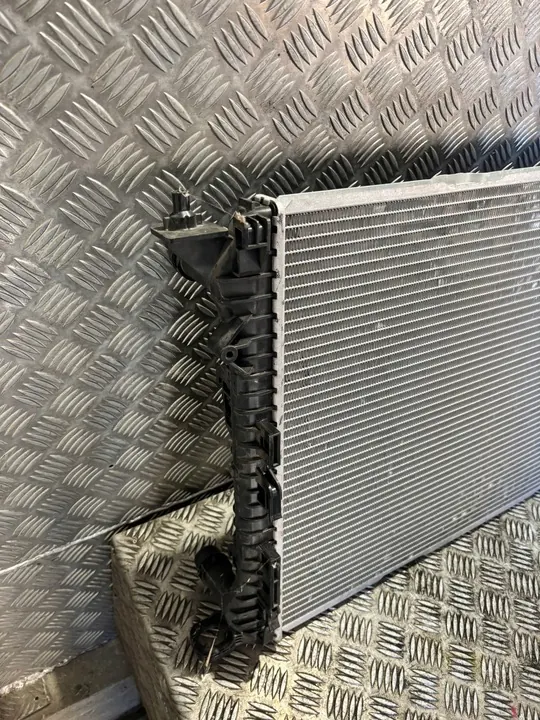 Radiador de agua AUDI Q5 8R0 8K0121251AN image 3