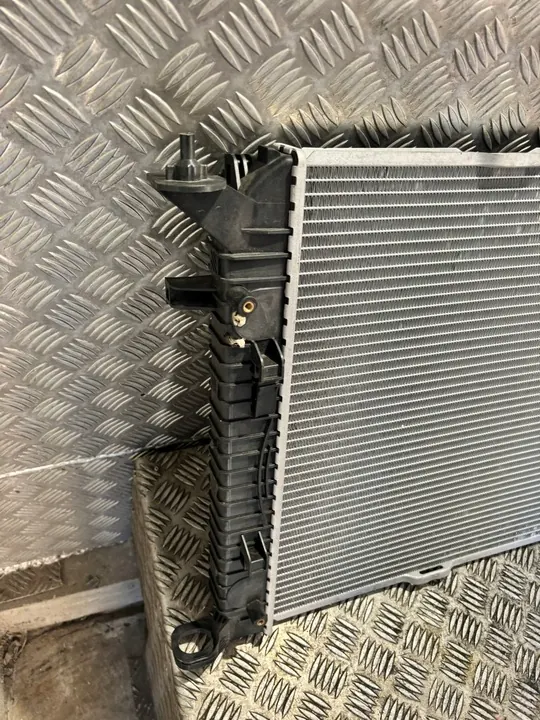 Radiador de agua AUDI Q5 8R0 8K0121251AN image 6