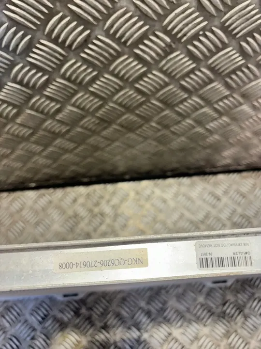 Radiador de agua AUDI Q5 8R0 8K0121251AN image 7