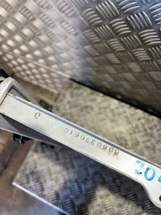 Radiador de agua AUDI Q5 8R0 8K0121251AN image 8