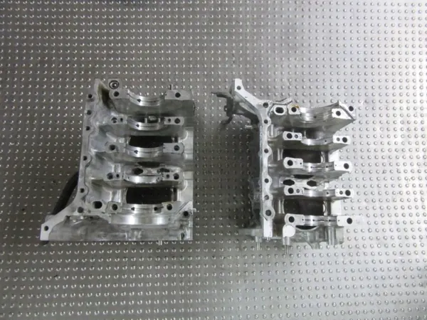 Subaru Outback V 2.5i Moottorilohko - Käytetty OEM image 2